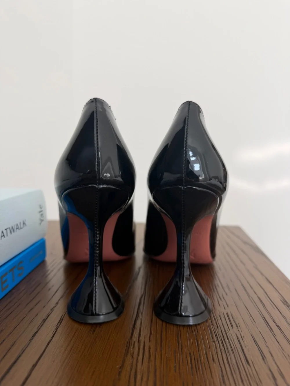 AMINA MUADDI 37 Ami Black Patent Leather Pedestal Pumps EXCELLENT Condition